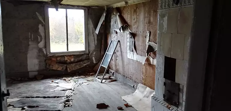 Why Selling a Distressed House Through Traditional Methods Fails in Dunellen